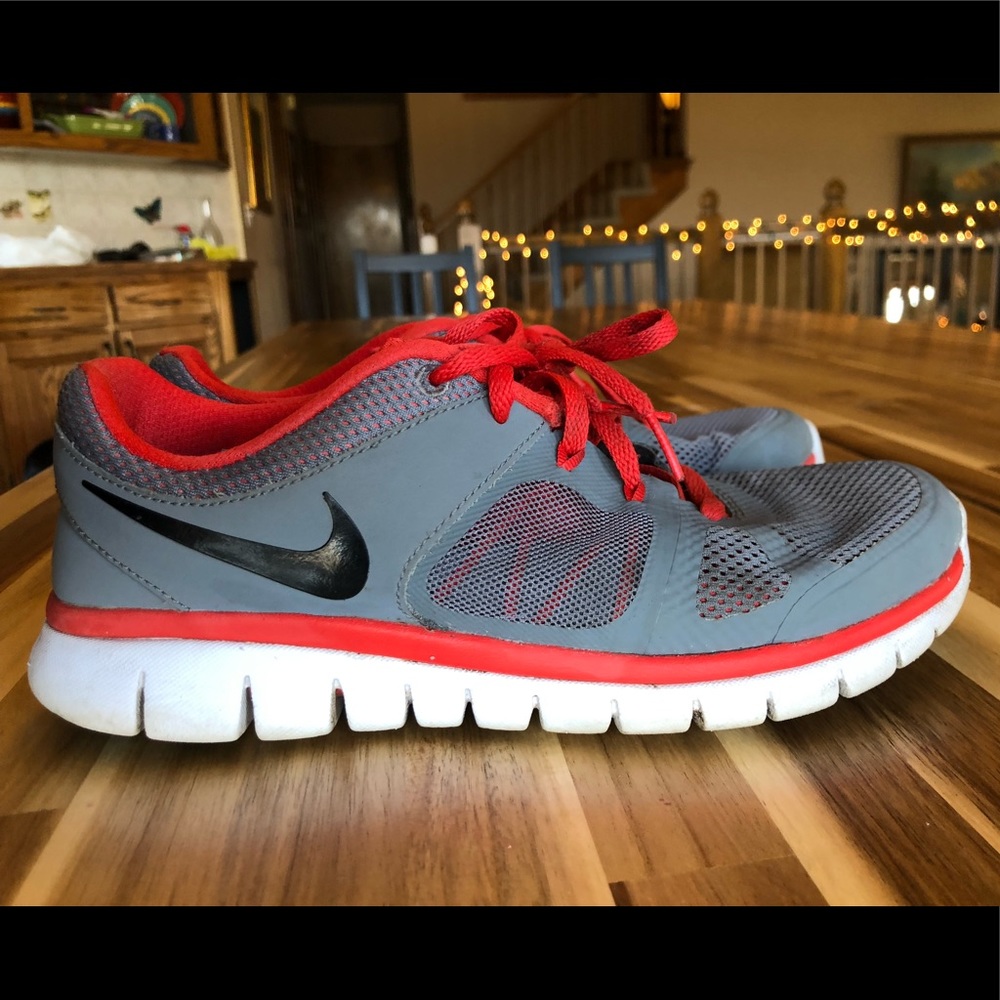 Nike tennis shoes